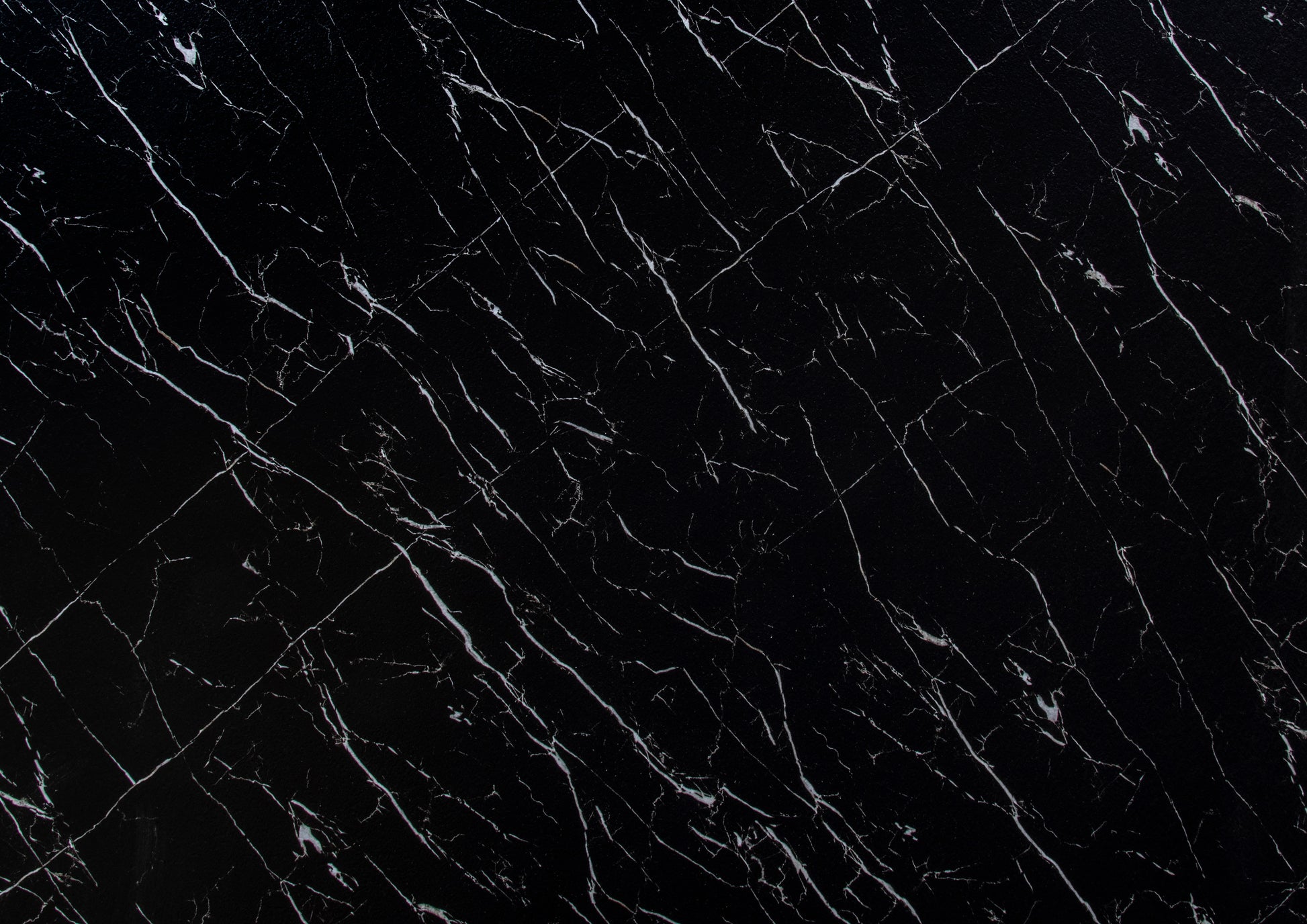 Placa Decorativa PVC Imitatie Marmura, 2800x1200 mm, Negru mat cu Veniatura Alba - PanelDecorArt